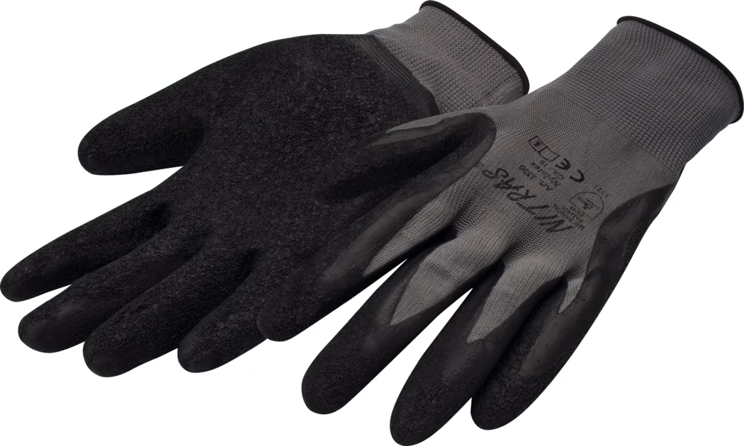 Une paire de gants texturés avec une manchette en tissu gris. Les gants sont principalement noirs avec une finition lisse et revêtue sur les paumes et les bouts des doigts pour un meilleur grip. La zone du poignet présente un tissu tricoté qui offre confort et flexibilité. Les gants sont conçus pour un usage industriel ou de construction, indiquant durabilité et sécurité.